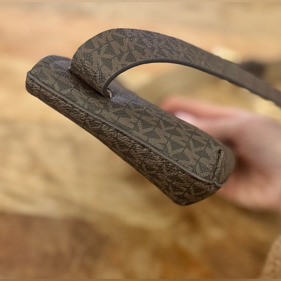 Michael Kors Brown and Tan Belt Bag - Picture 5 of 8